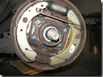 Rear brakes hub removed - Click for larger image